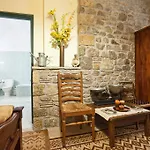 Kro Alexandros Delphi